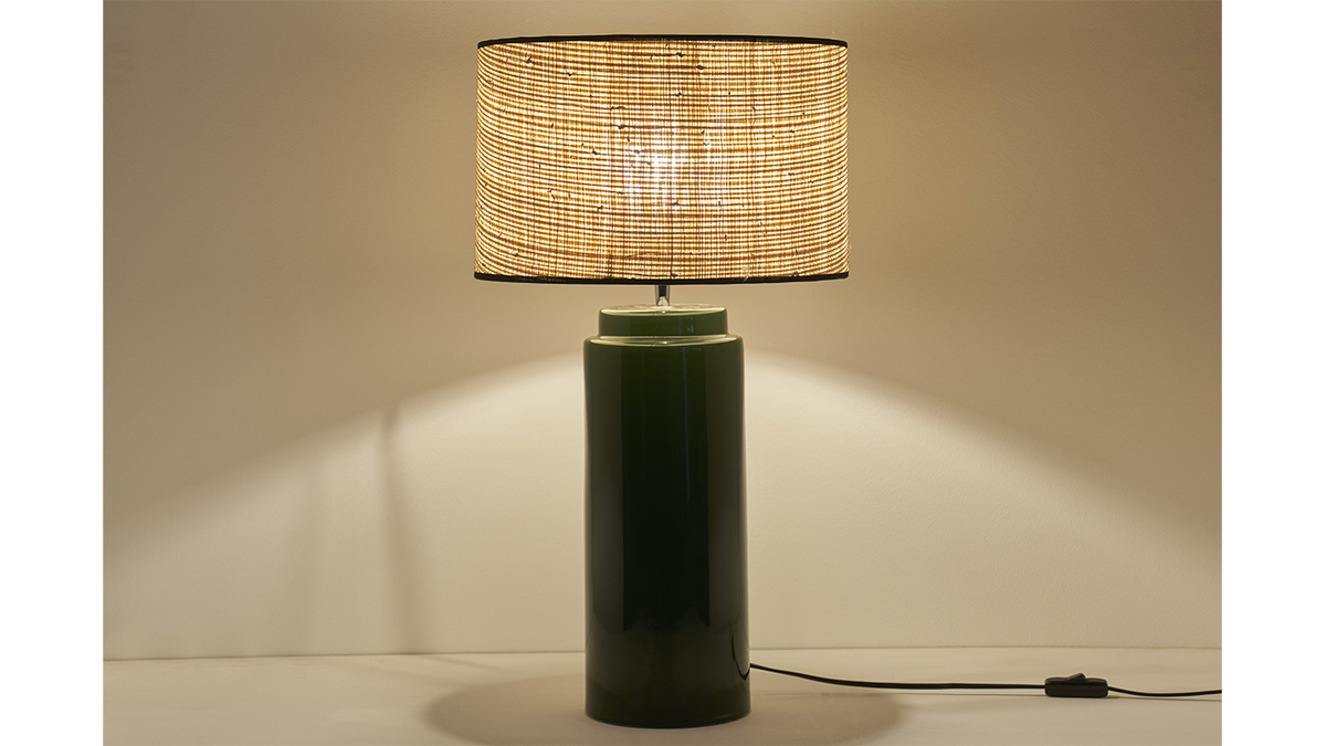 Lampada da tavolo in ceramica smaltata verde e paralume in rafia naturale H64 cm MAJES