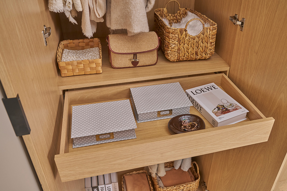 Armadio con appendiabiti in finitura legno quercia L90 cm GARENCE