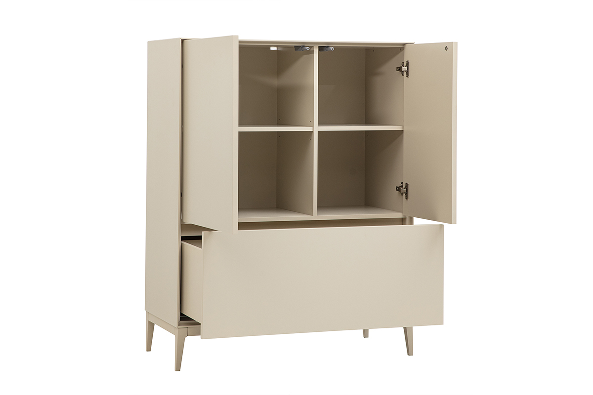 Buffet alto beige con 2 ante aperte e 1 cassetto aperto, vista angolare.