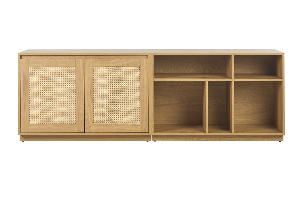 Buffet in legno chiaro con intreccio in rattan, 2 porte, L192 cm, vani aperti, vista frontale.