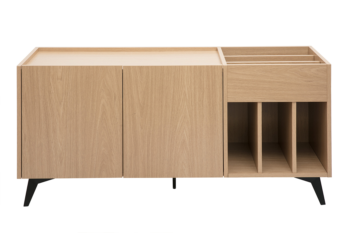 Credenza in legno chiaro finitura quercia, metallo nero L140 cm, scomparti per vinili, stile contemporaneo.