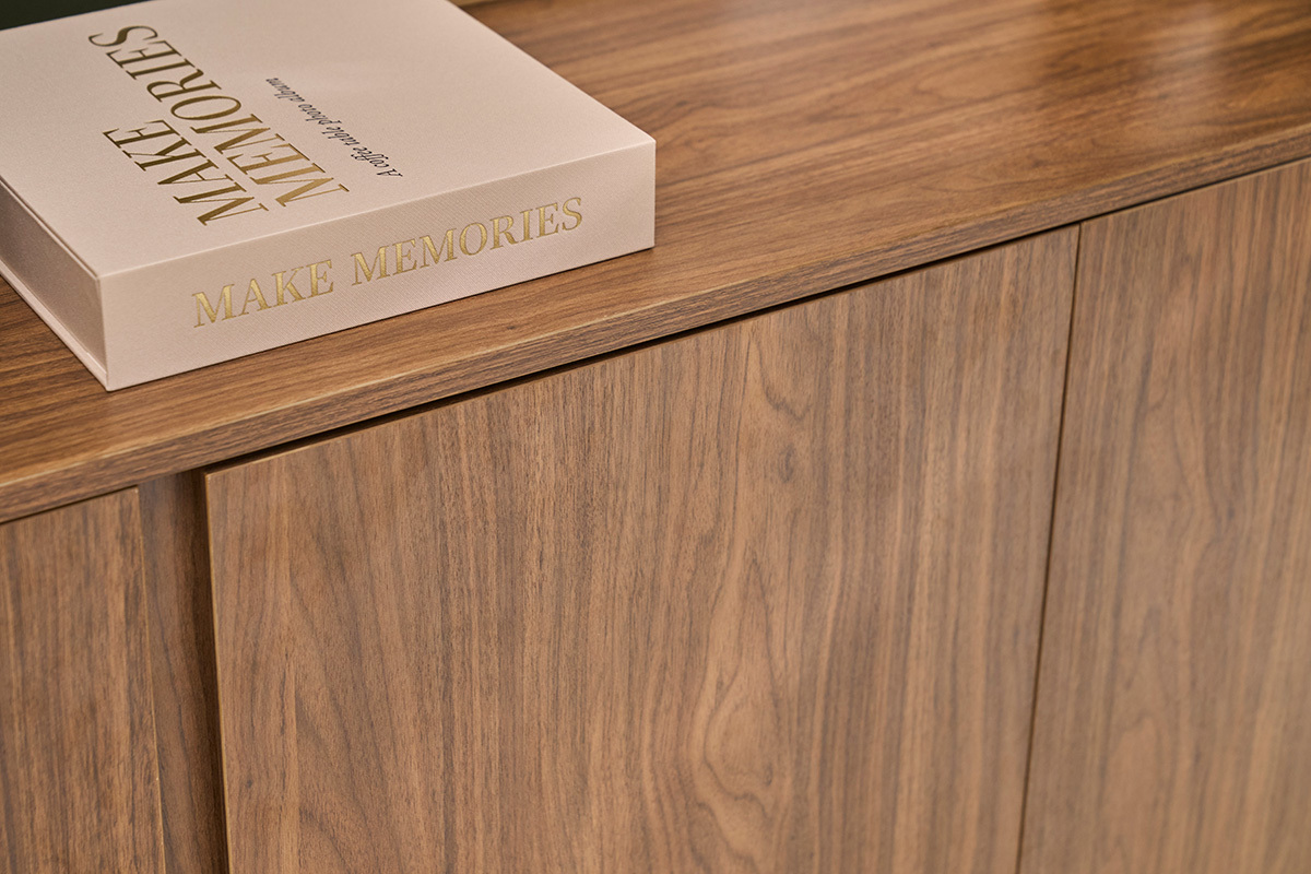 Buffet vintage finitura legno noce 4 porte L180 cm MILLOR