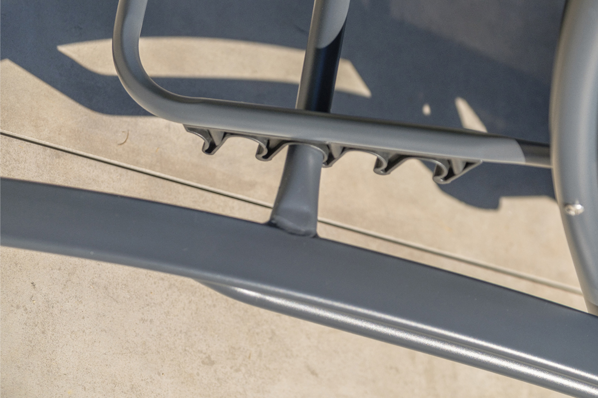 Chaise longue di design grigia SIERRA