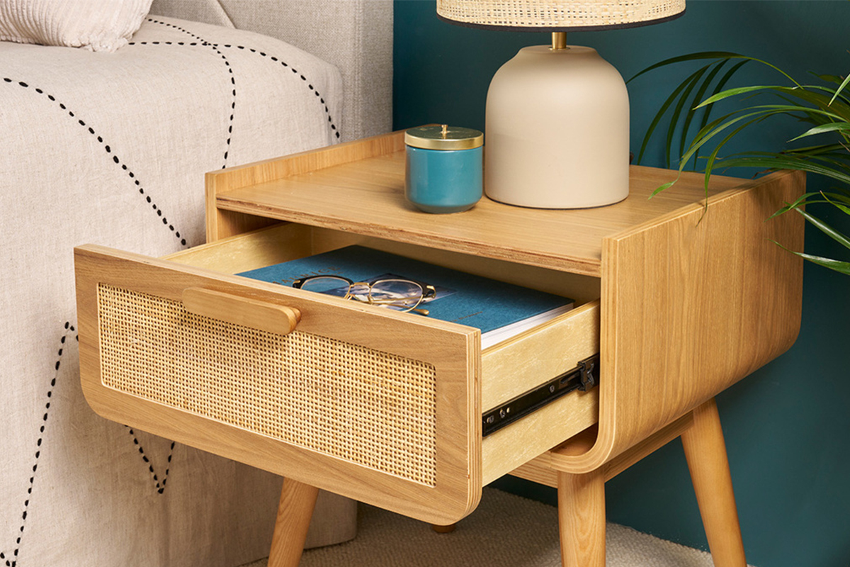 Comodini con cassetto in legno massello chiaro e motivo a intreccio in rattan (set di 2) ATHNE