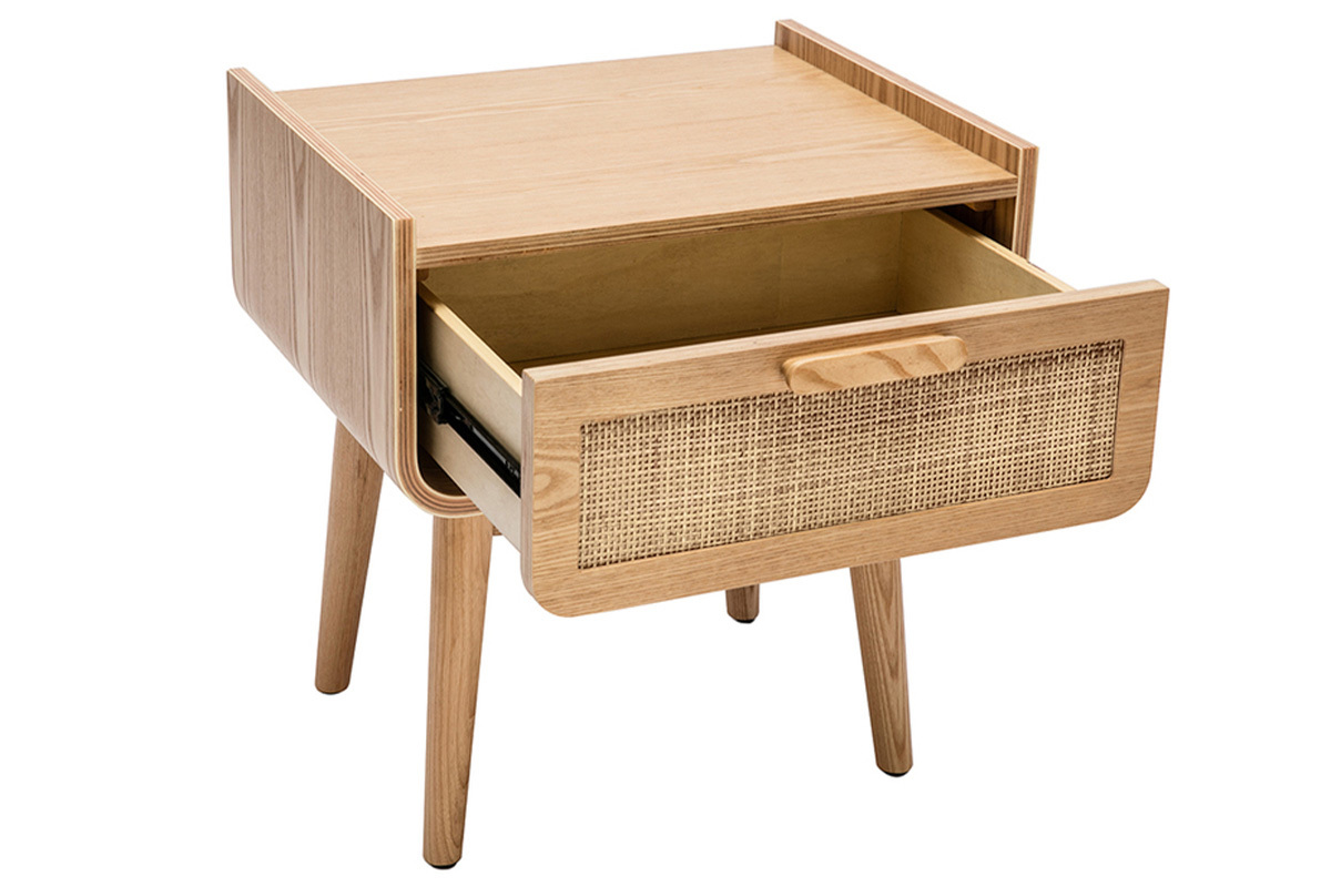 Comodino con cassetto in legno massello chiaro e motivo a intreccio in rattan ATHNE