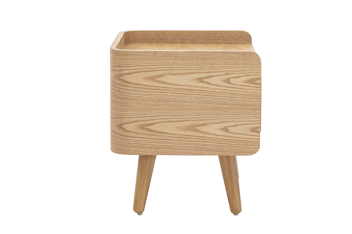 Comodino in legno chiaro di frassino con cassetto in intreccio di rattan, vista di profilo