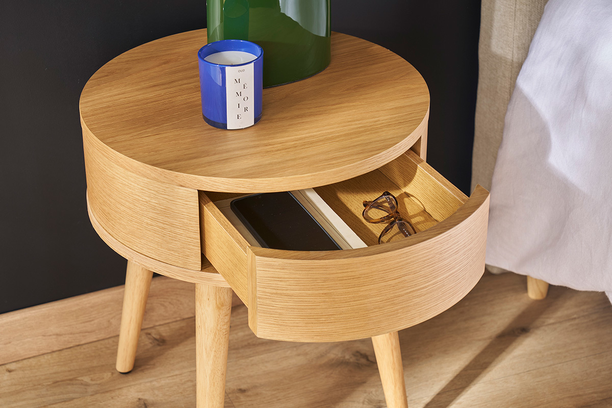 Comodino rotondo in legno chiaro con cassetto JUDITH