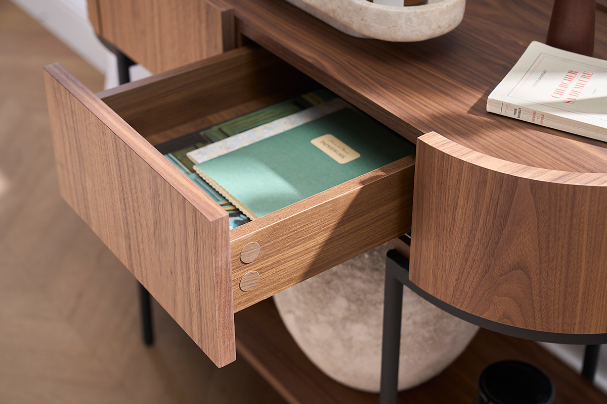 Console design con cassetti in legno scuro noce e metallo nero L110 cm SKYE