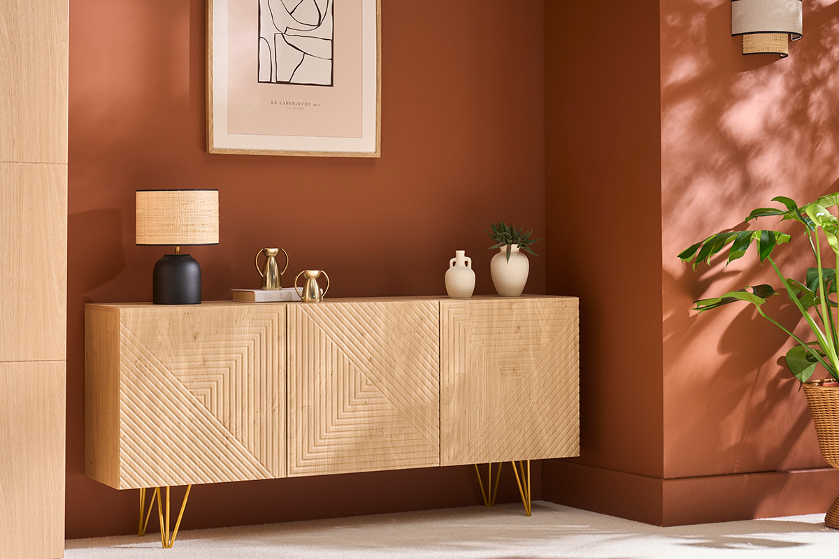 Credenza design con incisioni legno chiaro rovere e metallo dorato 3 ante L160 cm OZEN