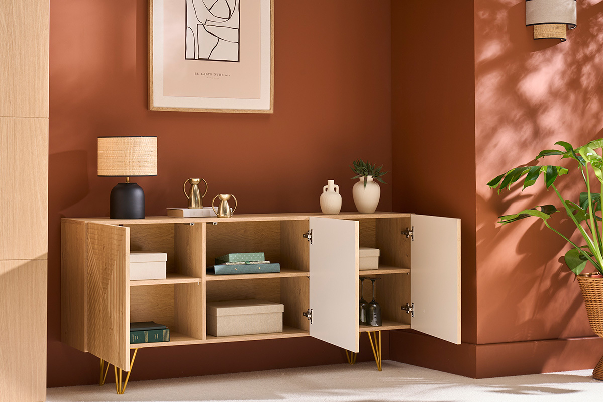 Credenza design con incisioni legno chiaro rovere e metallo dorato 3 ante L160 cm OZEN