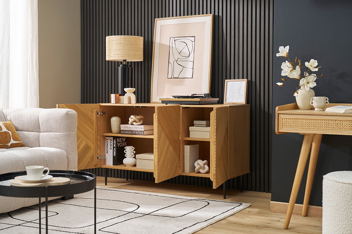 Credenza design in legno chiaro massello di rovere con incisioni e metallo nero 3 ante L135 cm ARCHIPEL