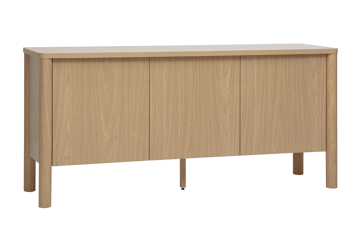 Credenza in legno chiaro di quercia a tre ante, vista a 3/4, con piedini cilindrici.