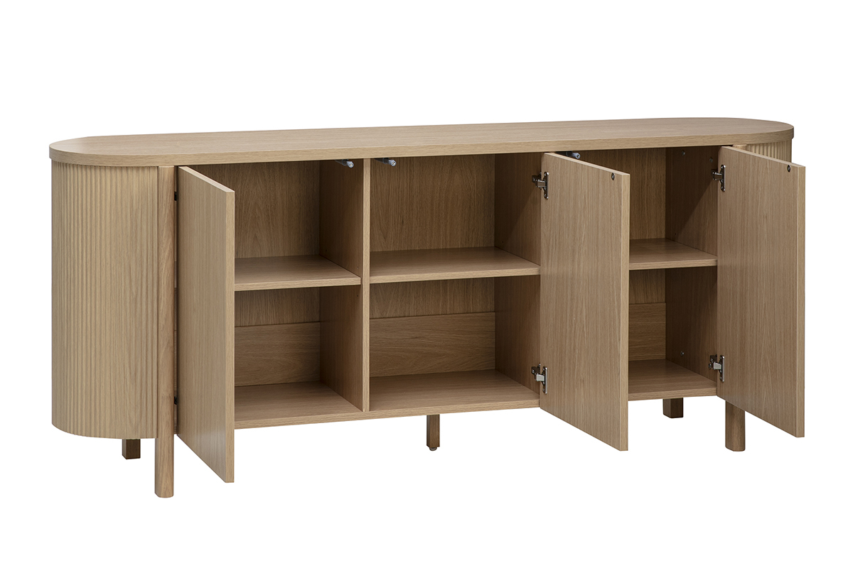 Credenza in legno chiaro rovere con finitura arrotondata, tre ante aperte, con ripiani interni.