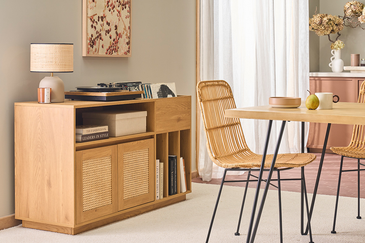 Credenza per vinili finitura legno chiaro quercia e intreccio in rattan L130 cm ALICANTE