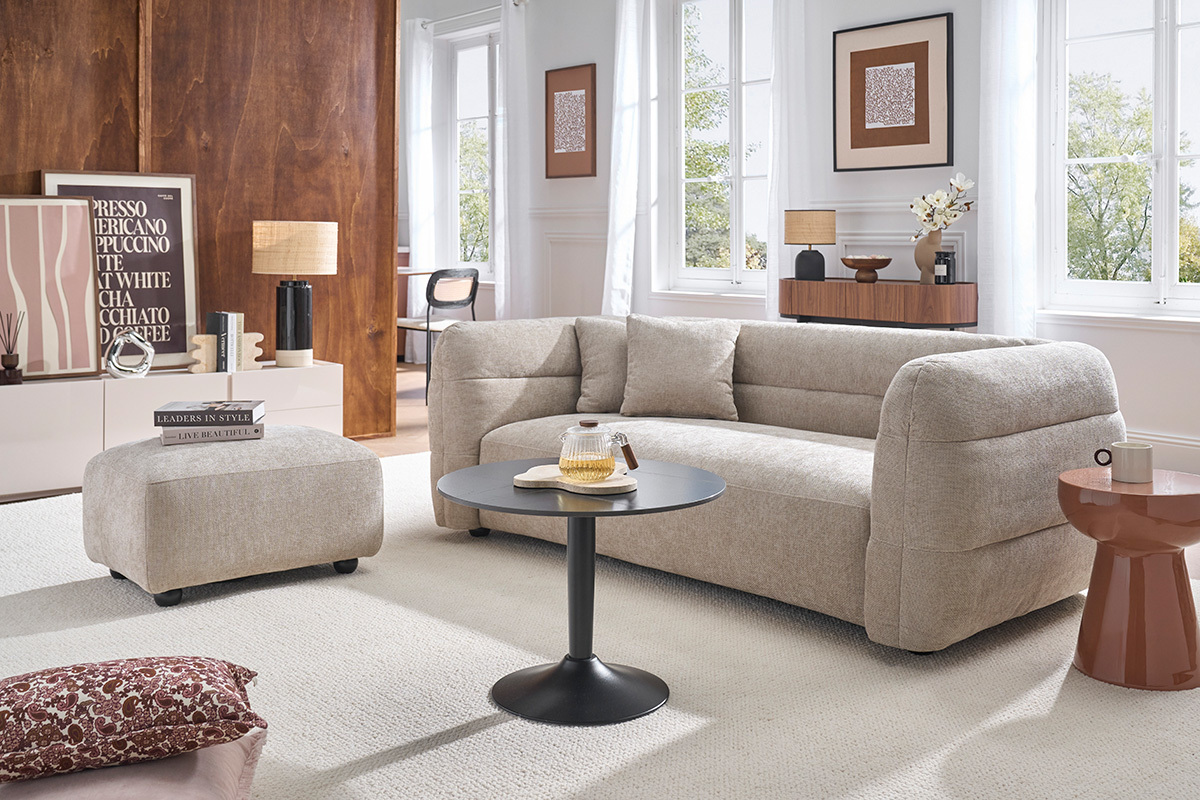 Divano 3 posti e poggiapiedi in tessuto effetto velluto testurato beige JOYA