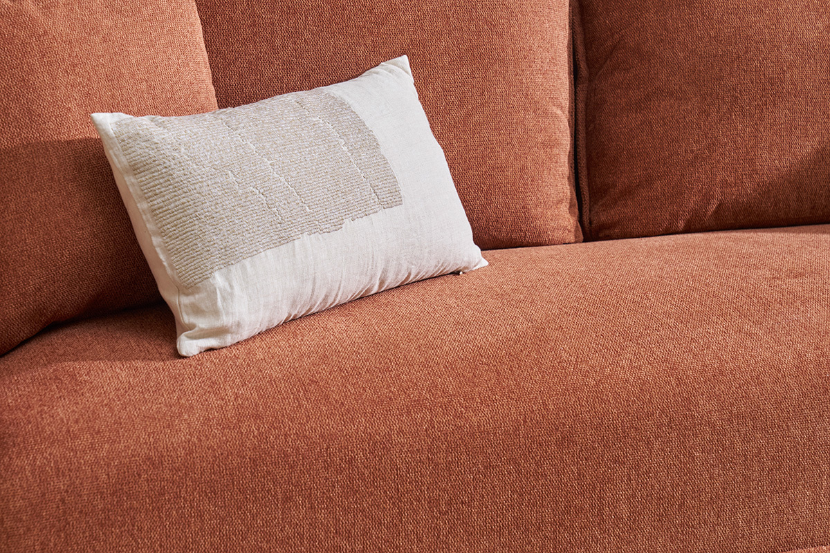 Divano 3 posti in tessuto effetto velluto testurizzato terra bruciata PIO