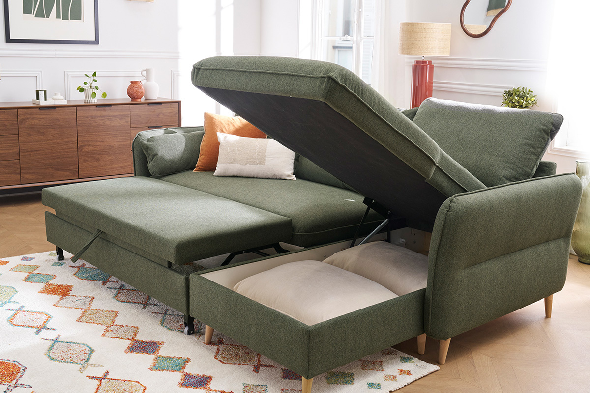 Divano ad angolo convertibile reversibile con vano portaoggetti 3-4 posti in tessuto verde cachi e legno chiaro DRISS
