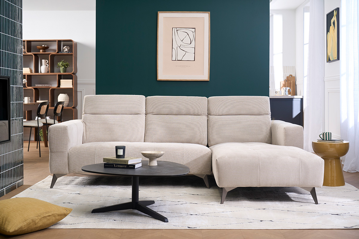 Divano ad angolo destro 3 posti con poggiatesta regolabili in tessuto ciniglia beige e metallo L236.5 cm NORELL