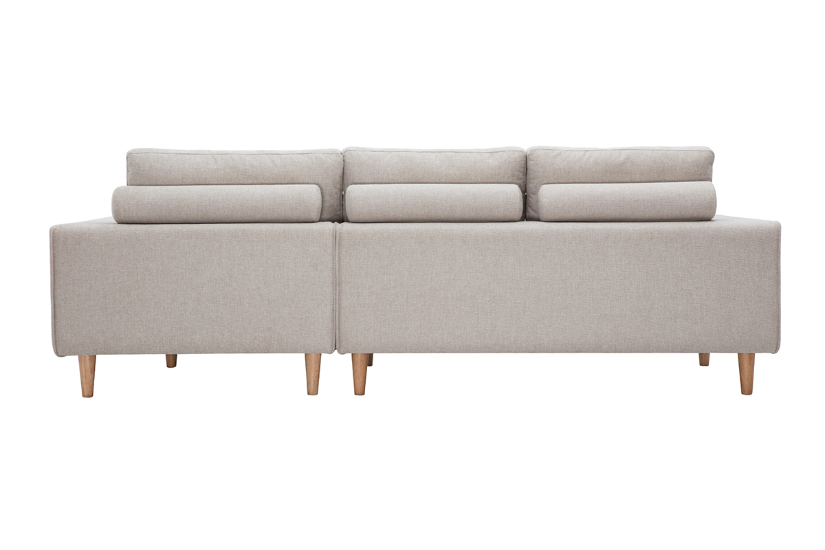 Vista posteriore di un divano ad angolo destro in tessuto beige con piedi in legno chiaro.