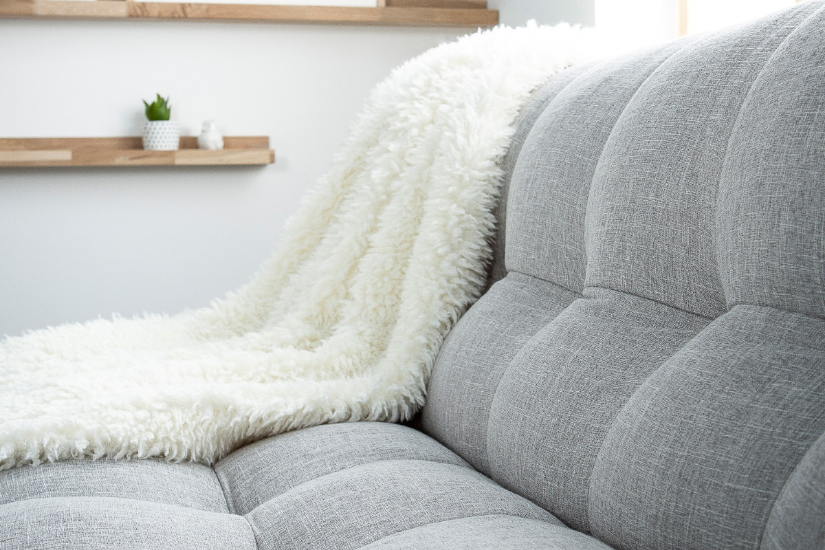 Divano convertibile design scandinavo grigio e quercia YUMI