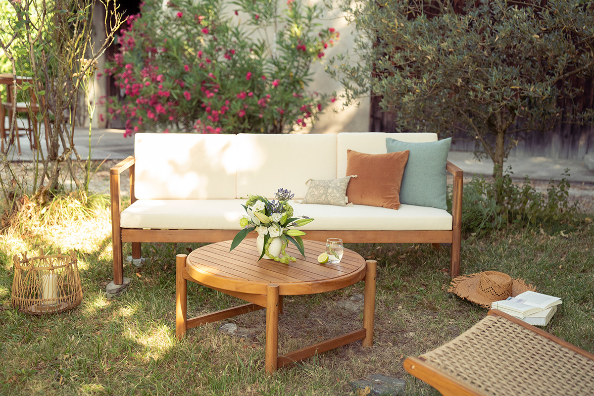 Divano da giardino 3 posti legno massello e cuscini beige L190 cm AKIS