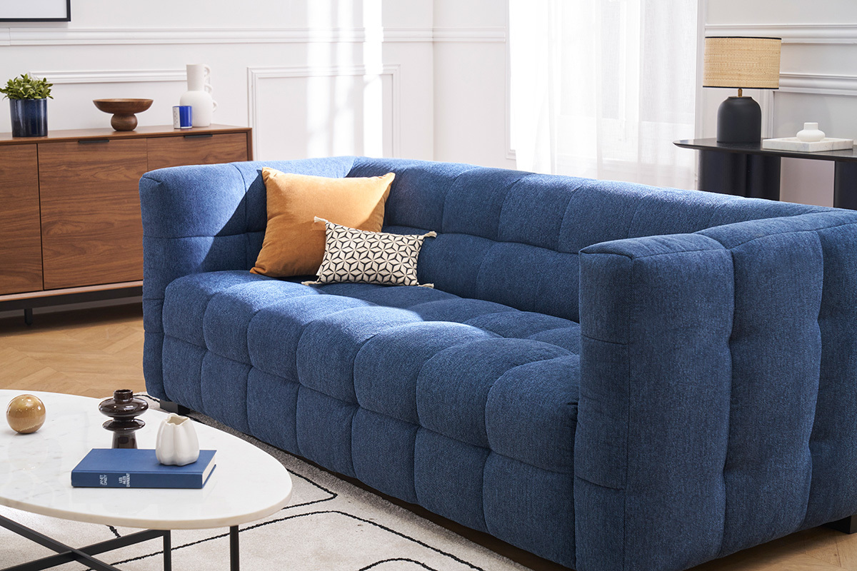 Divano design 3 posti e poggiapiedi in tessuto effetto velluto testurizzato blu scuro CORTO