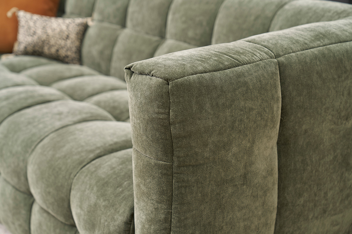 Divano design 3 posti e poggiapiedi in tessuto effetto velluto verde kaki CORTO