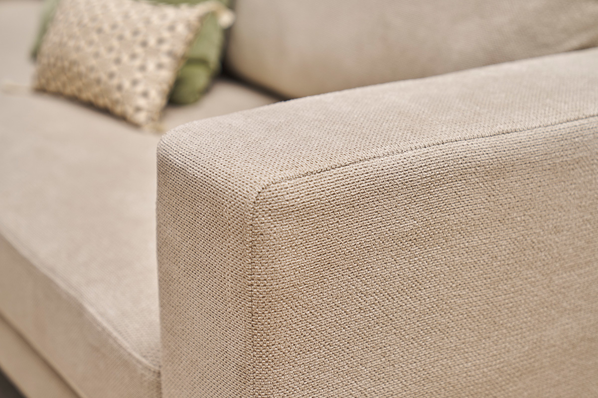 Divano design 3 posti in tessuto chenille beige e metallo nero LENNON