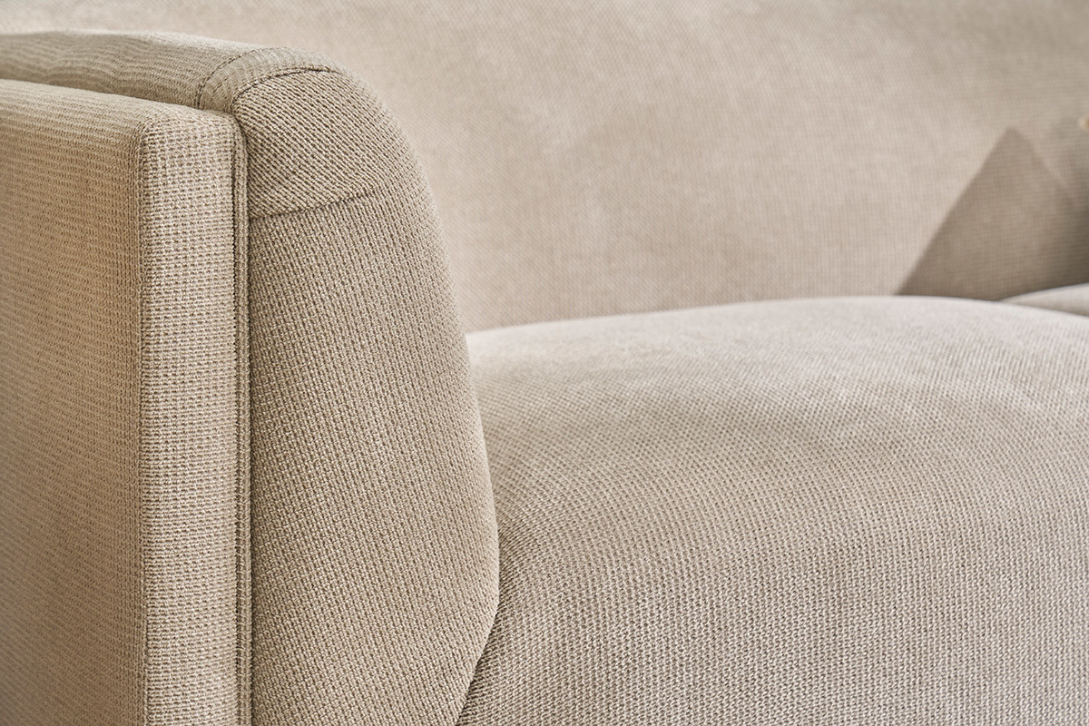 Divano design 3 posti in tessuto ciniglia testurato beige HOSBO