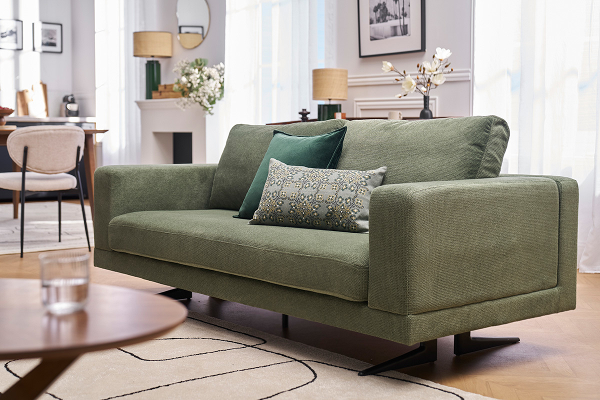 Divano design 3 posti in tessuto ciniglia verde kaki e metallo nero LENNON