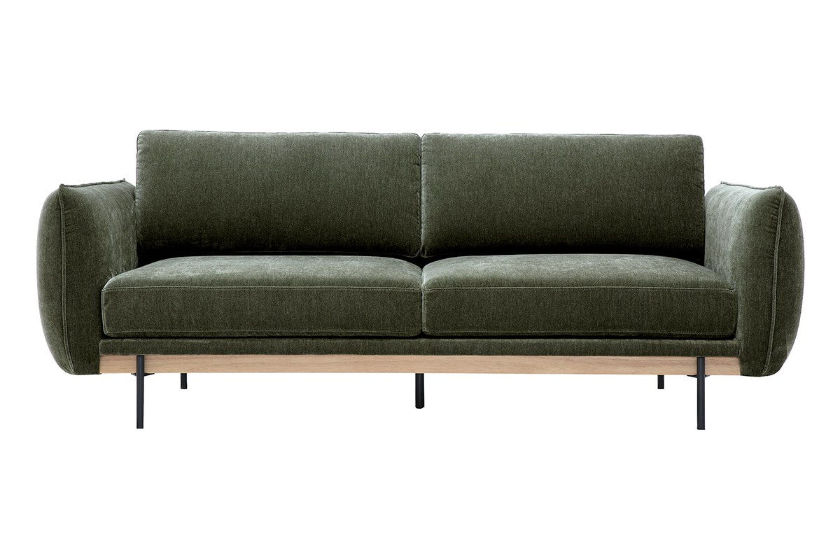 Divano design a 3 posti in tessuto effetto velluto verde kaki, vista frontale, struttura in legno e metallo nero.