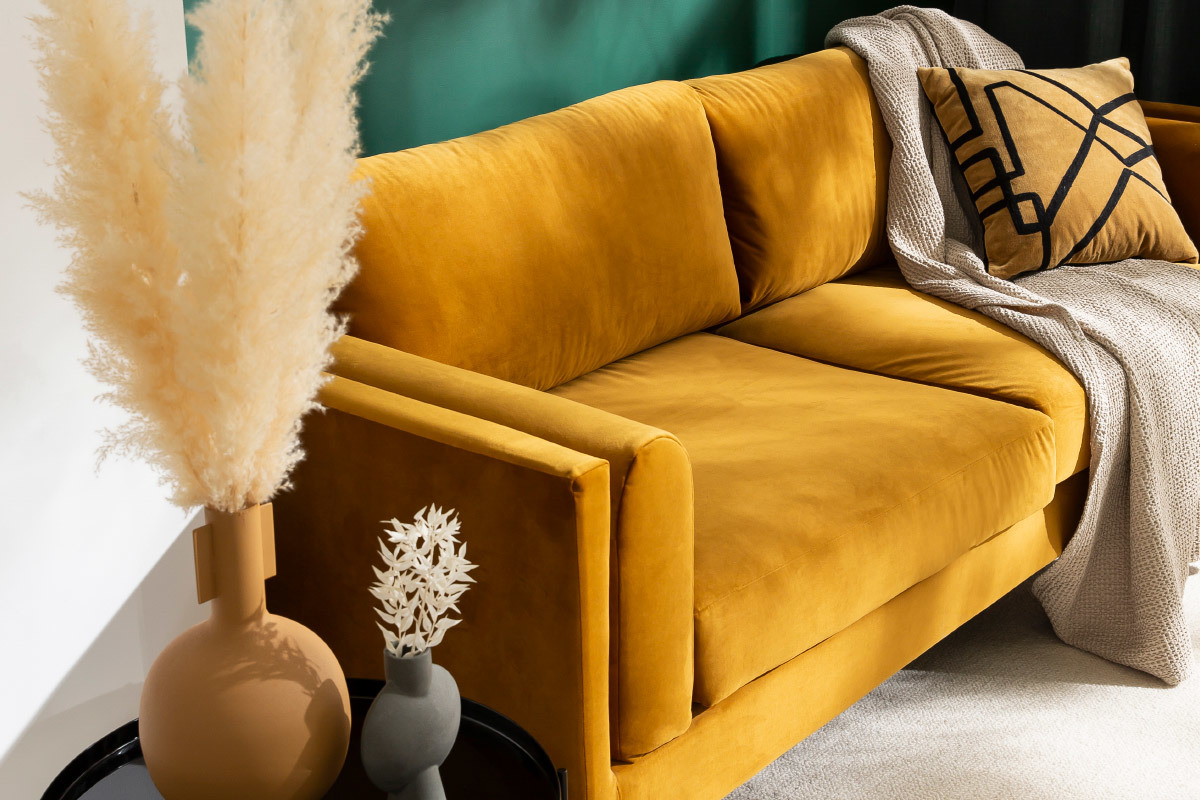 Divano design 3 posti in velluto giallo STING