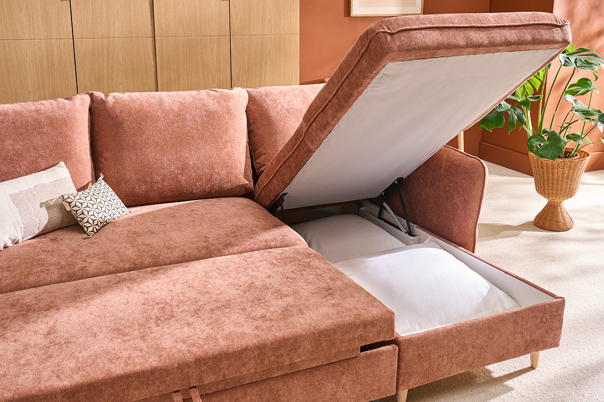 Divano letto angolare reversibile con contenitore 3-4 posti in tessuto color terracotta e legno chiaro DRISS
