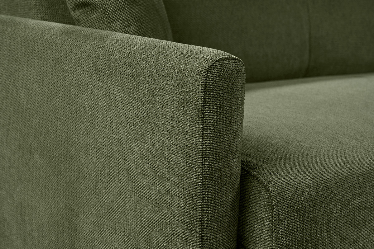 Dettaglio del divano letto SKANDY in tessuto chenille verde scuro, vista ravvicinata sul bracciolo.