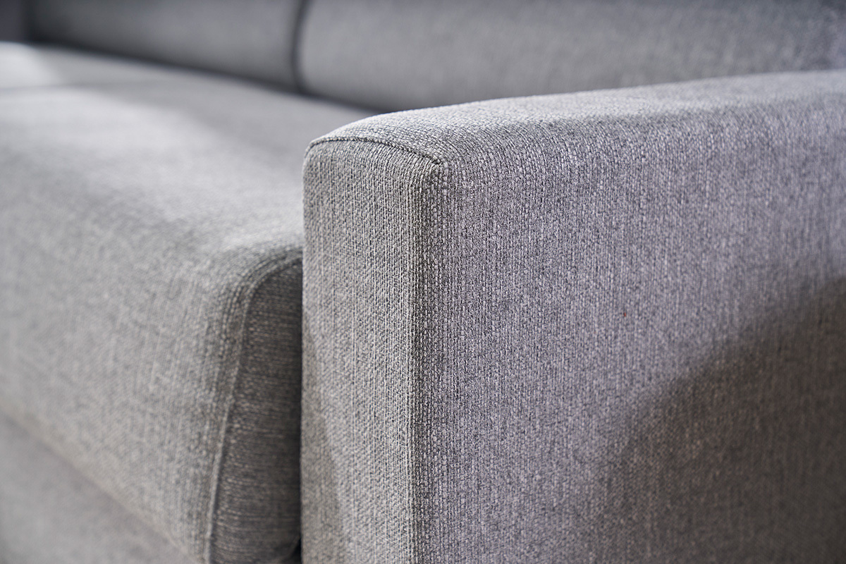 Divano letto grigio chiaro con materasso 18 cm e poggiatesta regolabili NORO