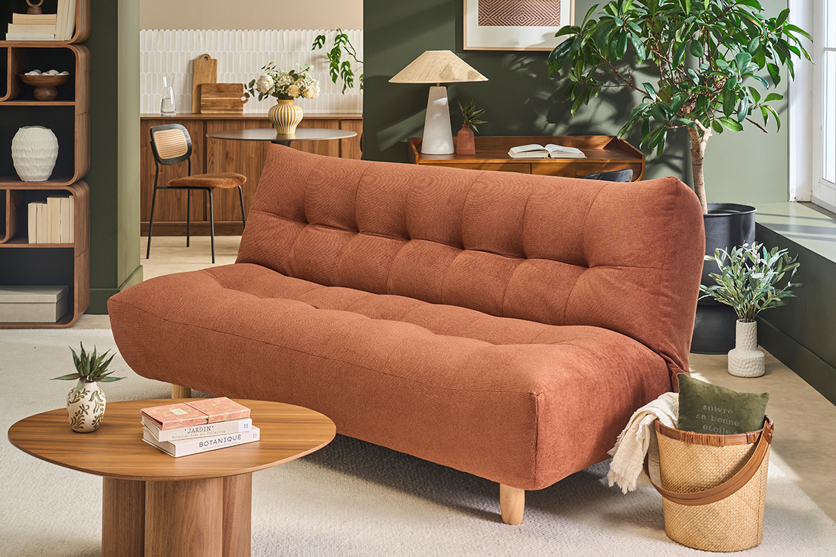 Divano letto scandinavo 3 posti in tessuto ciniglia terra bruciata e legno chiaro YUMI