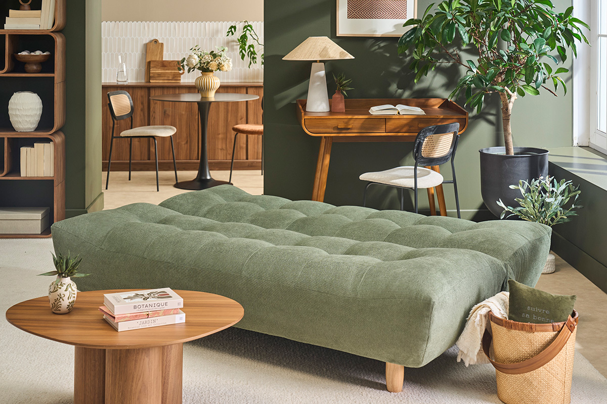 Divano letto scandinavo 3 posti in tessuto di ciniglia verde kaki e legno chiaro YUMI