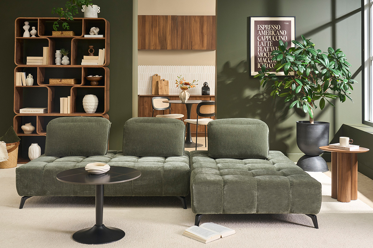 Divano modulabile 4 posti con poggiatesta regolabili in tessuto effetto velluto verde kaki e metallo nero OLMO