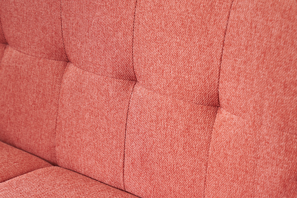Primo piano sul tessuto effetto velluto testurizzato terracotta del divano scandinavo 2 posti MOON.