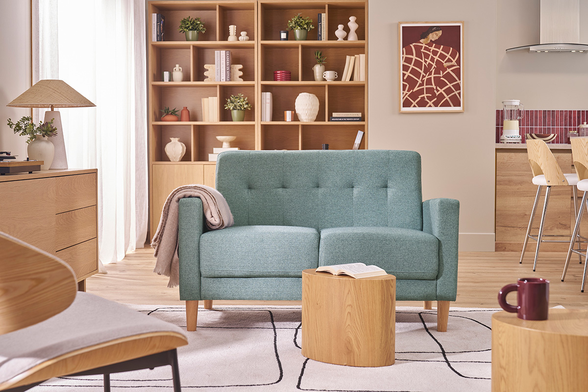 Divano scandinavo 2 posti in tessuto grigio verde e legno chiaro MOON