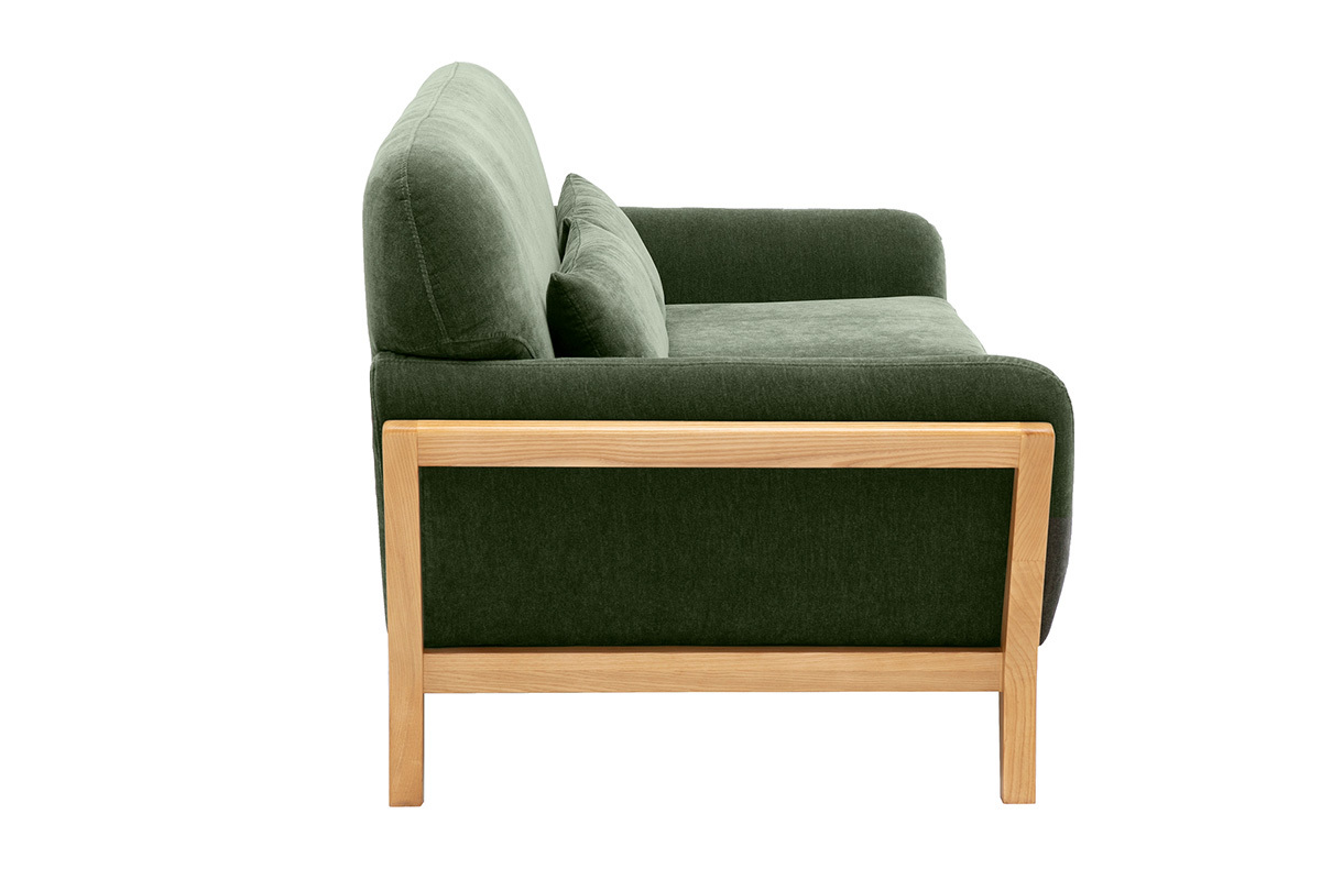 Divano scandinavo a 2 posti in tessuto velluto verde kaki con struttura in legno chiaro, vista di profilo.
