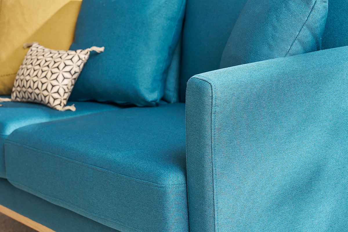 Divano scandinavo a 3 posti Blu Miliboo con piedi in legno OSLO