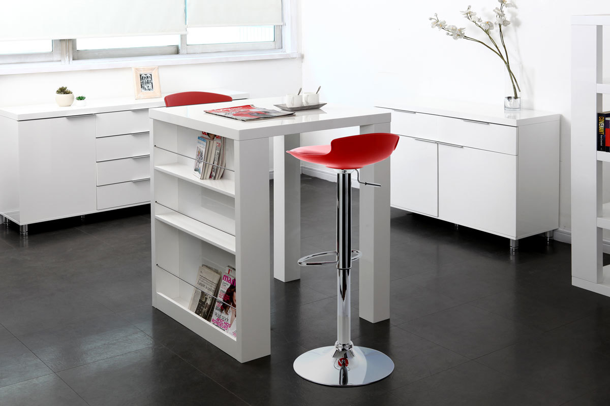 Gruppo di 2 sgabelli da bar design rossi NOVA