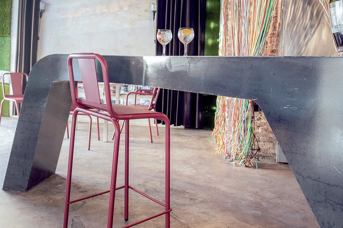 Gruppo di 2 sgabelli da giardino alluminio bianco 76cm RHODES