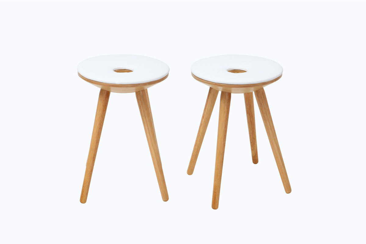 Gruppo di 2 sgabelli design legno naturale e bianco NORDECO