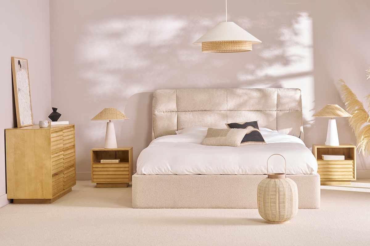 Lampada da tavolo bianca in ceramica con paralume in rattan H47 cm JUNI