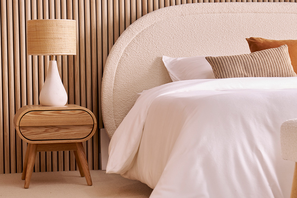 Lampada da tavolo bianca in ceramica effetto pietra e paralume in rafia H49 cm PYRUS