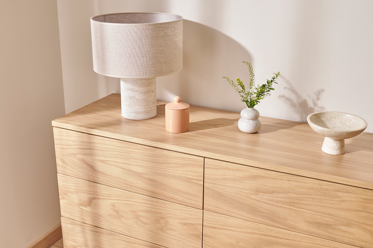 Lampada da tavolo design effetto travertino e paralume in lino H37 cm SEMA