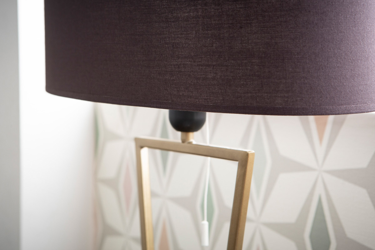 Lampada da tavolo design piedi incrociati dorati MADAM