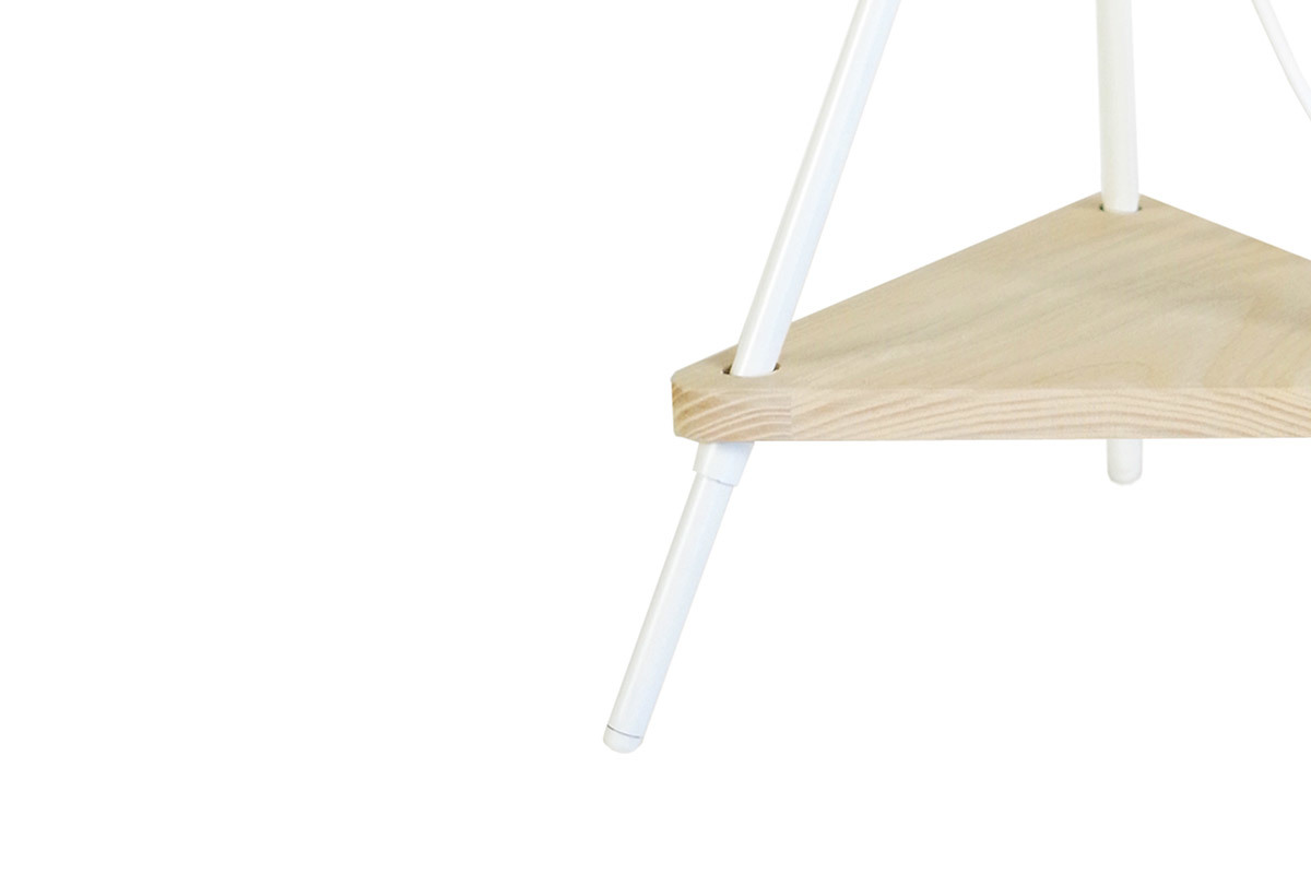 Lampada da tavolo di design in metallo bianco e legno YIN